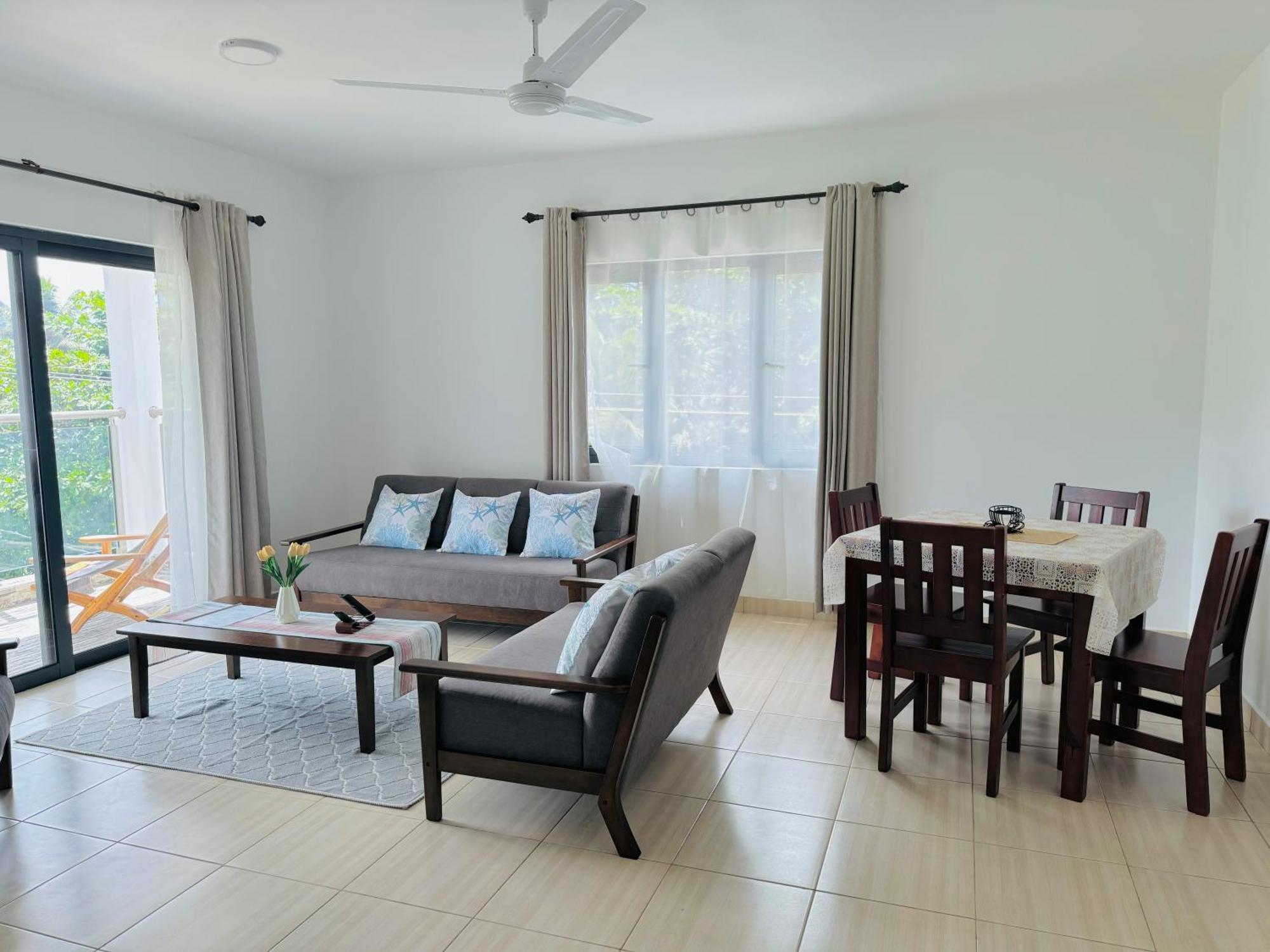 Bijoutier Apartments Grand Anse  ภายนอก รูปภาพ