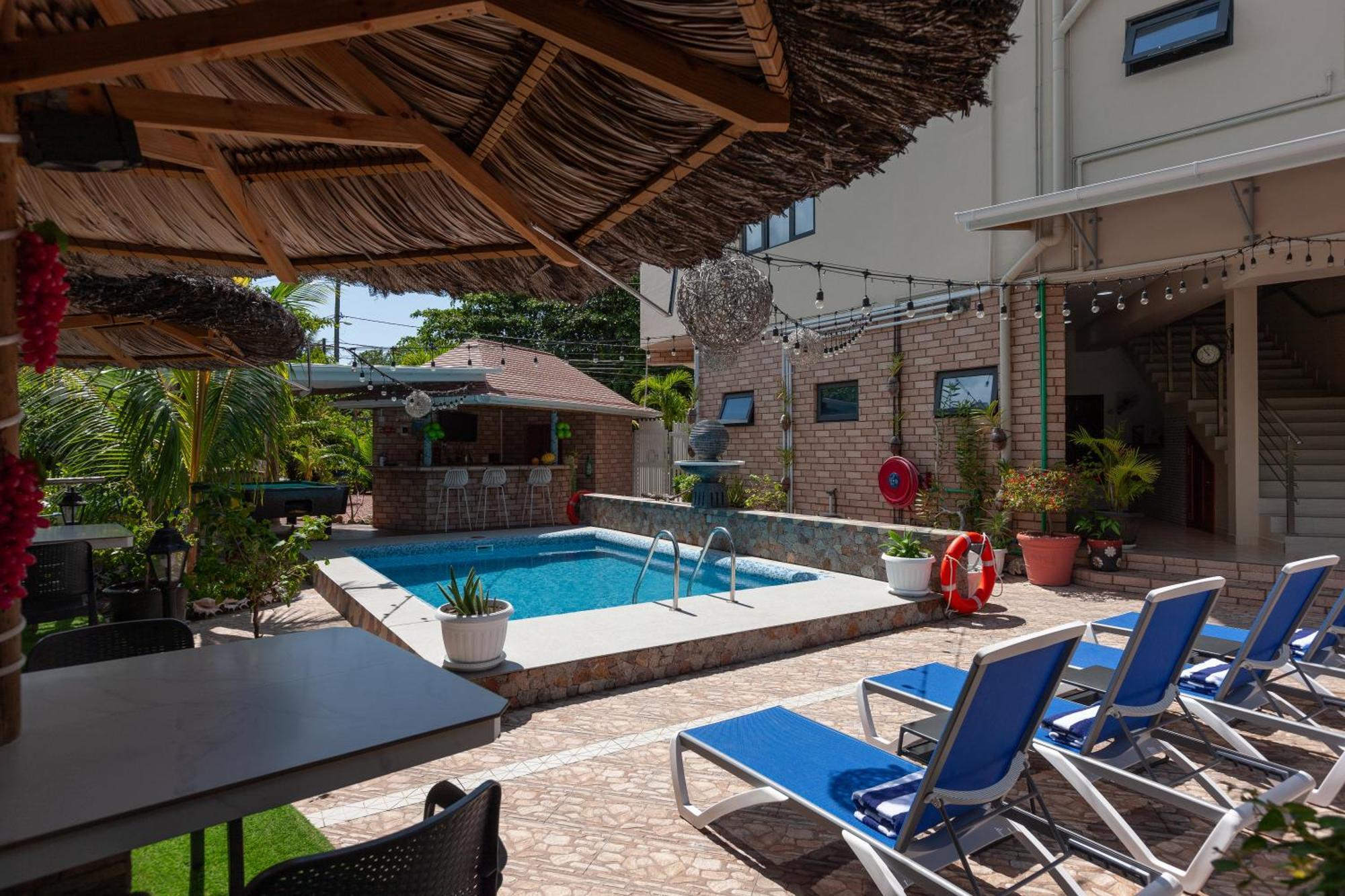 Bijoutier Apartments Grand Anse  ภายนอก รูปภาพ